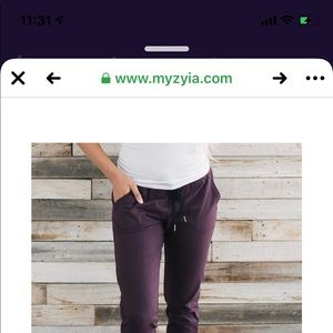 NWOT Zyia Plum Unwind Jogger.
